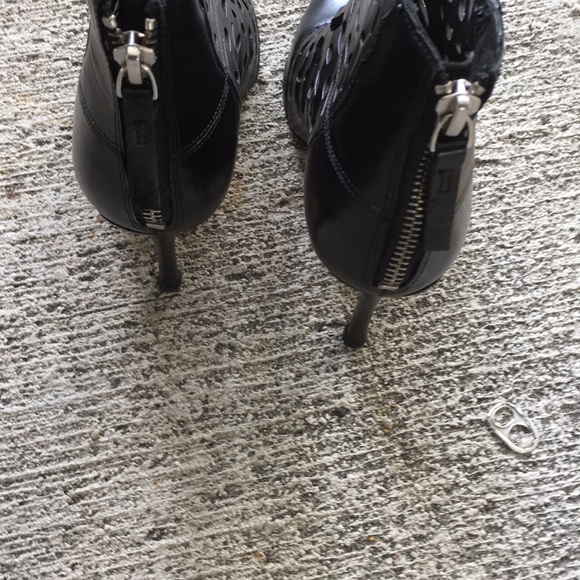 Shoes - Picture 2 of 4